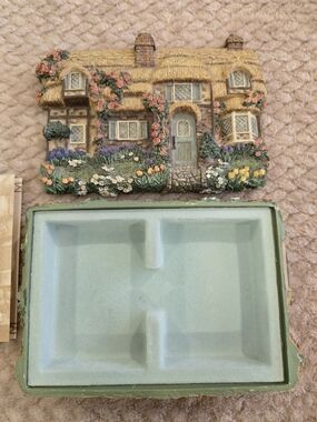 Franklin Mint Cozy Glen Cottage Violet Schwenig Limited Edition Card Box